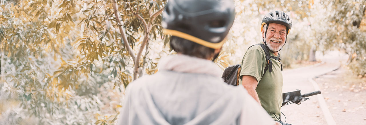 Mann mit Impotenz auf dem Fahrrad
