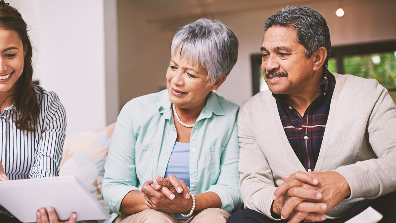 Paar liest über Wasserdampftherapie